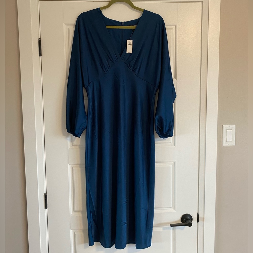 Banana Republic dress NWTs Sz 12 zipper back PTP 20” length 46.5” 97%polyester